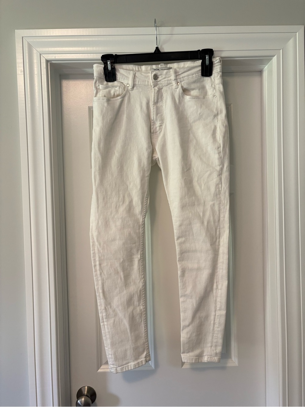 Zara White Slim Stretch Fit Jeans- W34, fits like a 10, stretch to 12